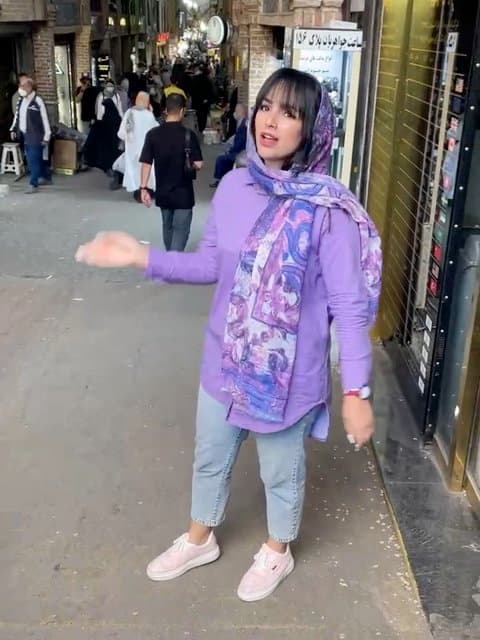 Bazareh Makareh · Leila Forouhar