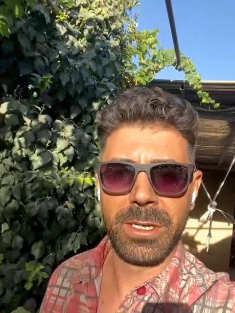 Esmet Ke Miad · Roozbeh Bemani