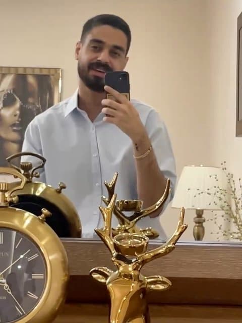 Dooset Dashtam · Mohsen Chavoshi