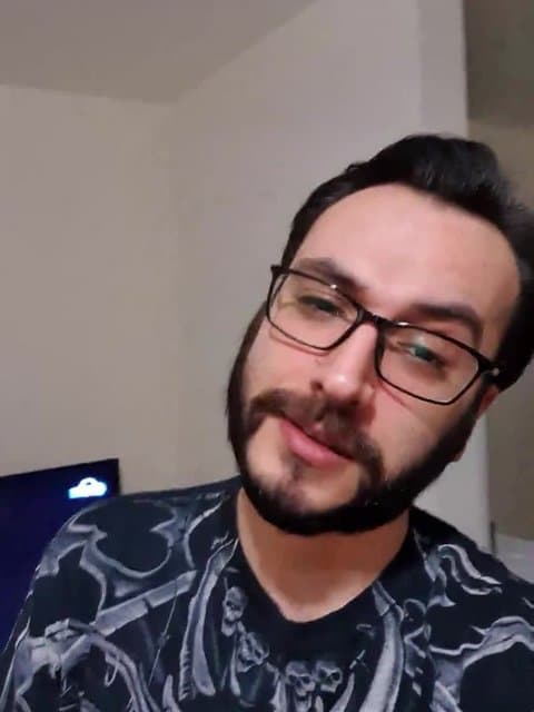 Esmet Ke Miad · Roozbeh Bemani