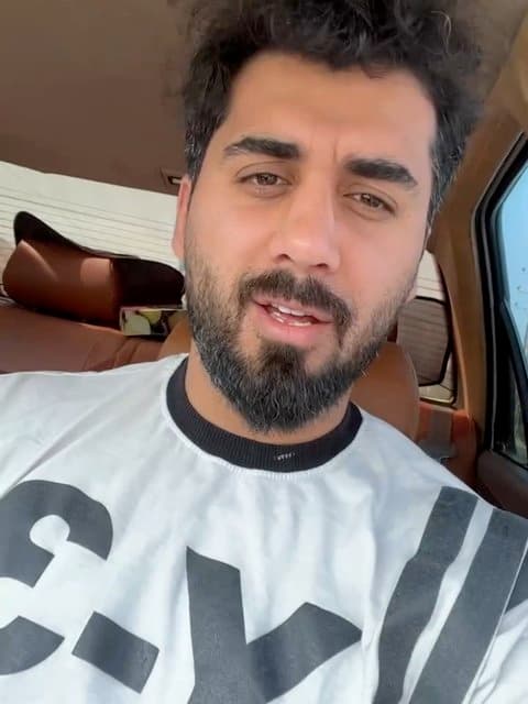 Gheseh Eshgh · Ebi