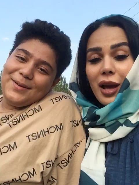 Bemoni Baram · Reza Sadeghi