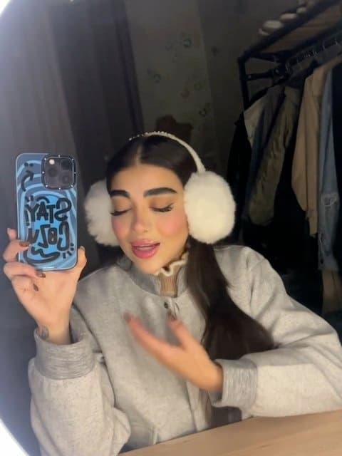 Roya · Poupak